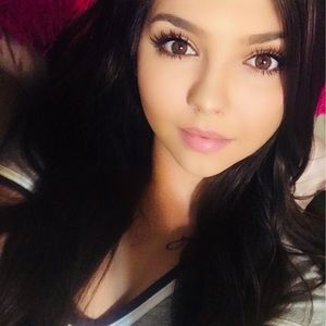 Meet your Posher, Mia